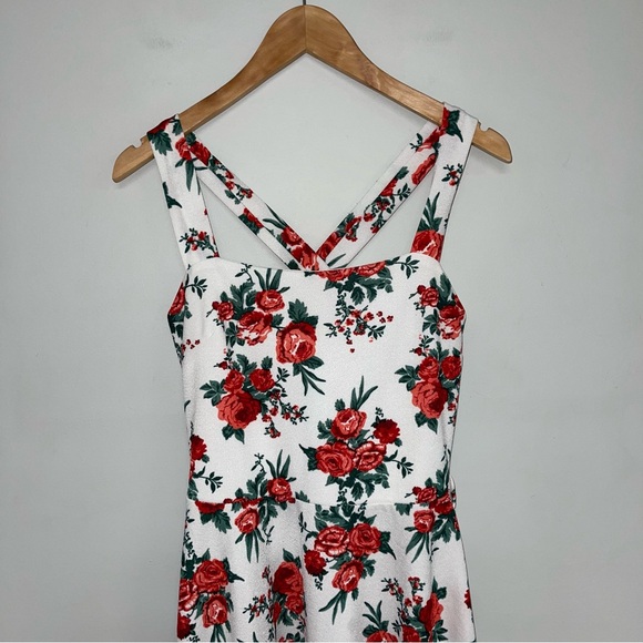 Streetwear Society Dress Women's Medium White Red Floral Retro Pin-Up A-Line - Picture 3 of 7